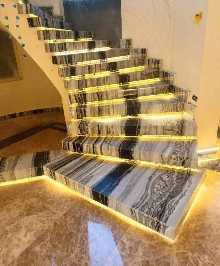 تصميم وتركيب سلالم رخام طبيعى